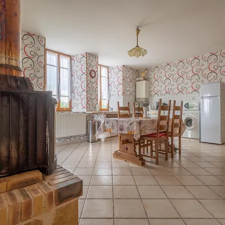Holiday home Vintage With Private Garden, Cleaning Included Nouart
